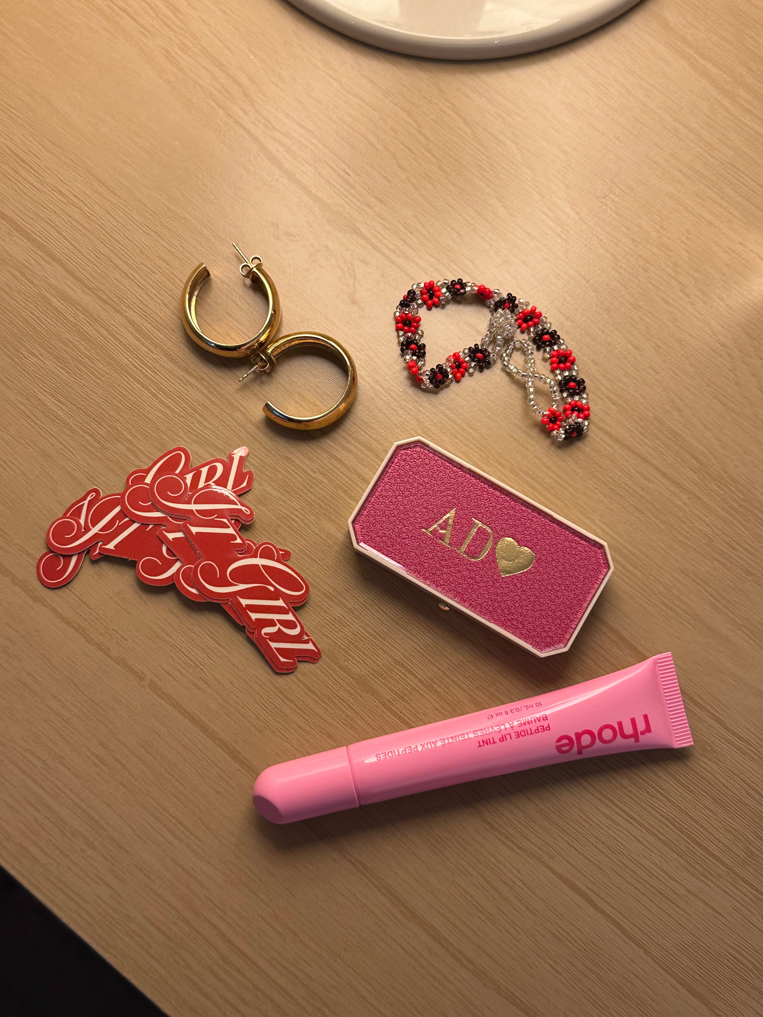 It Girl Sticker
